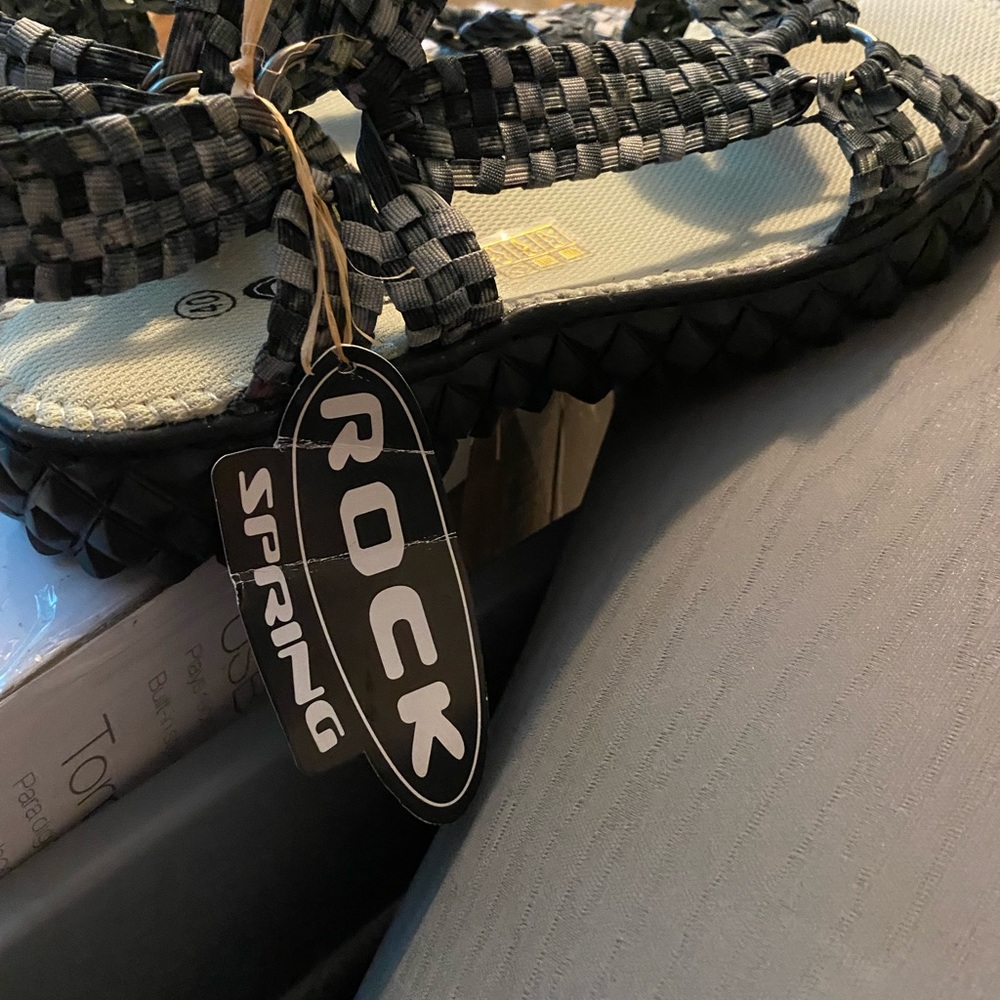 Sandals - Picture 5 of 5